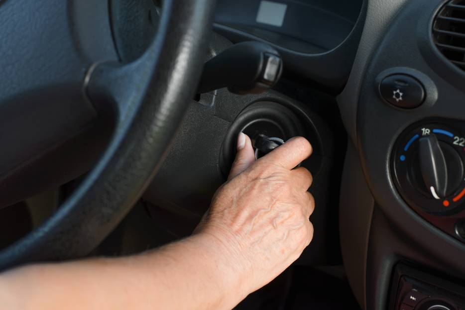 que hacer si mi llave de auto no gira