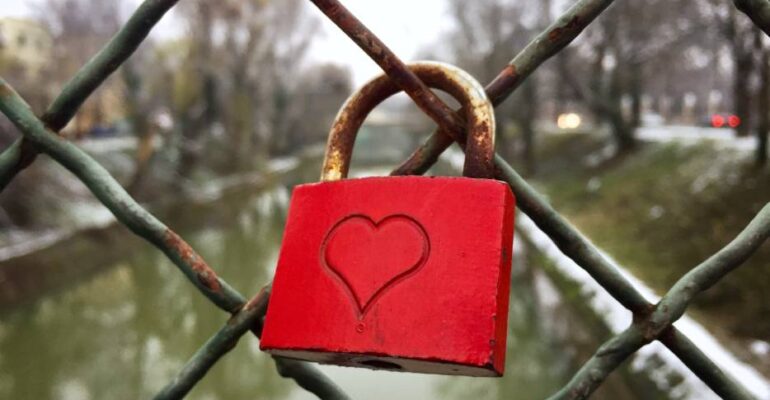 puentes de candados de amor